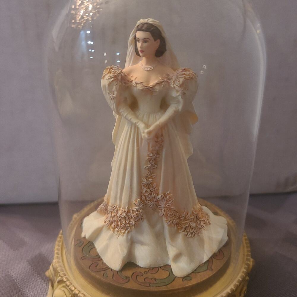 Gone With the Wind Figurine -Scarlett O'hara